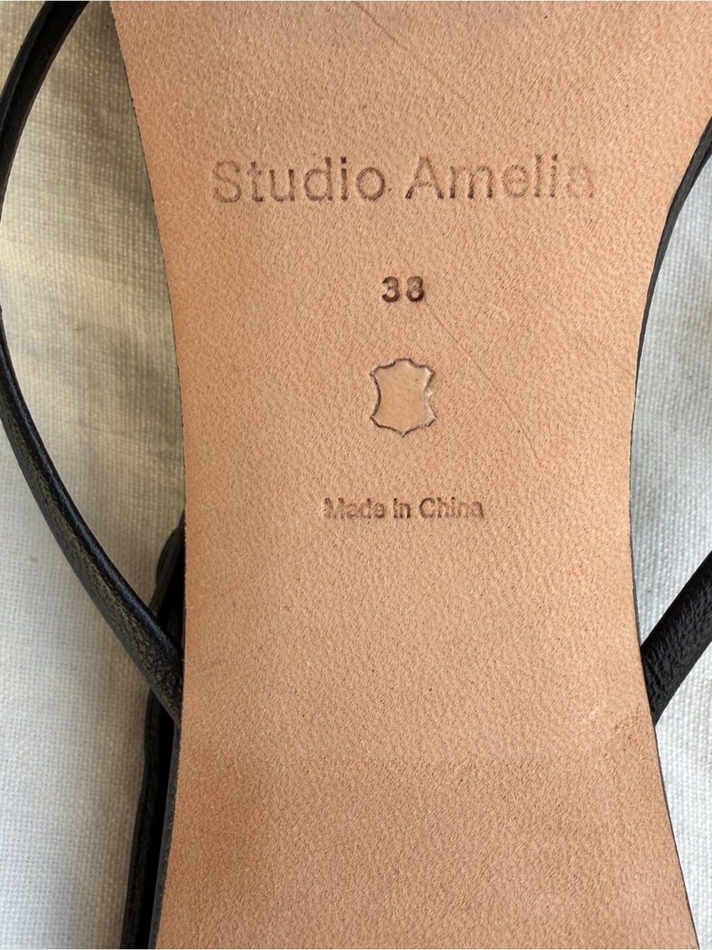 Studio Amelia Wishbone 50 Leather Skinny Strap Flip Flop Kitten Heels Black - Picture 8 of 10